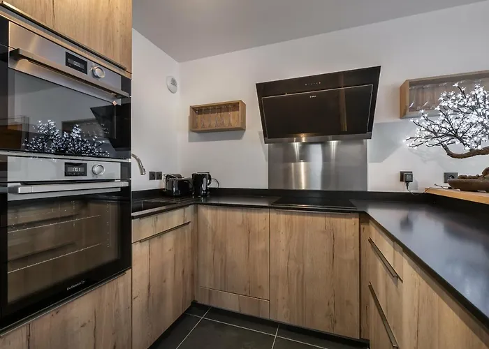 T4 A 1650, Proche Piste, Parking Et Wifi - Fr-1-563-13