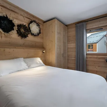 T4 A 1650, Proche Piste, Parking Et Wifi - Fr-1-563-13 * Courchevel