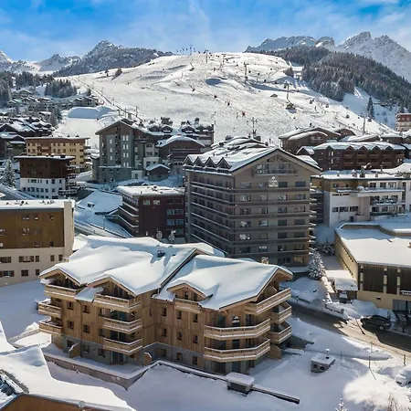 T4 A 1650, Proche Piste, Parking Et Wifi - Fr-1-563-13